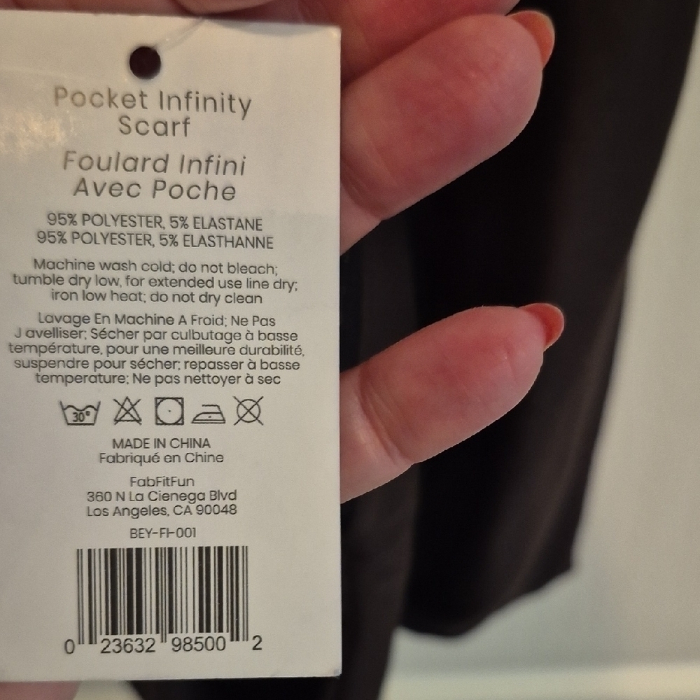 Beyond Yoga Black Infinity Scarf with Zipper NWT - Picture 5 of 8